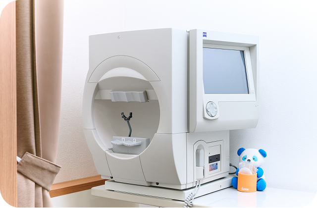 ハンフリーフィールドアナライザー（静的量的視野検査装置）の写真。