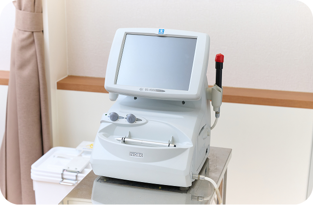 超音波画像診断・眼軸長／角膜厚測定装置の写真。